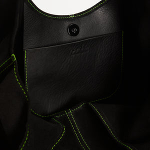 Penrose Handväska i mjuk mocka och läder
